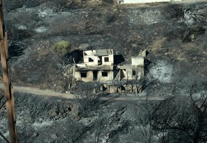 Σε ύφεση η φωτιά στην Πλάκα Κερατέας - Αναζωπύρωση του μετώπου στο Μαρκάτι