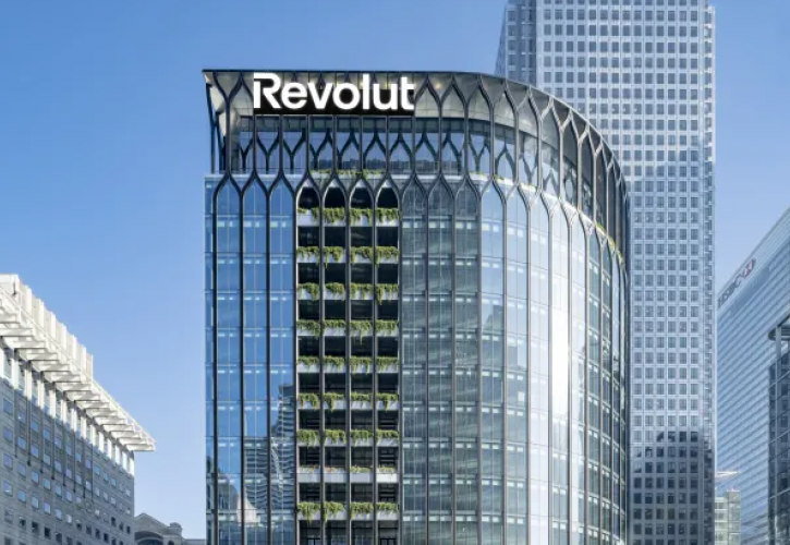 H Revolut μεταφέρει την έδρα της στο οικονομικό κέντρο του Λονδίνου