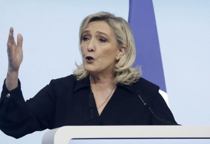 Γαλλία: Η ακροδεξιά παραμένει πρώτη στις δημοσκοπήσεις - Σε ελεύθερη πτώση η δημοτικότητα Μακρόν