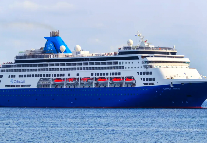 Θεσσαλονίκη: Μεταφέροντας περισσότερους από 1.200 επιβάτες «έδεσε» στο λιμάνι το Celestyal Journey