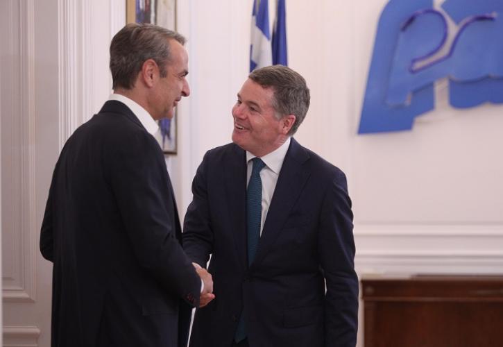 Συνάντηση Μητσοτάκη με τον Πρόεδρο του Eurogroup: «Οι επιδόσεις της ελληνικής οικονομίας από τις πιο θετικές ιστορίες στην Ευρωζώνη»