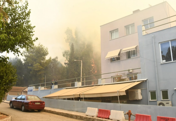 Πάτρα: Επαναλειτουργεί το Καραμανδάνειο Νοσοκομείο δύο 24ωρα μετά τη μεγάλη φωτιά