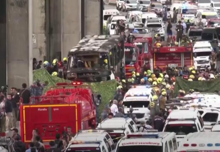 Ταϊλάνδη: Τουλάχιστον 23 νεκροί από πυρκαγιά σε σχολικό λεωφορείο