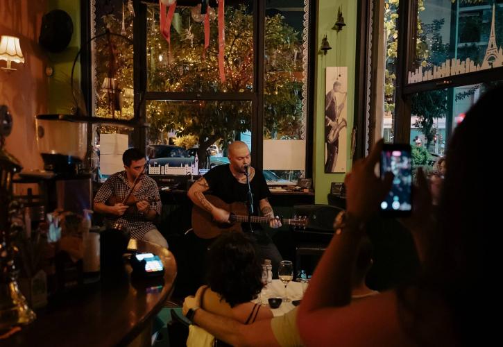 Medez Cafe: Η παρέα του live επανέρχεται με ροκ και έντεχνο – Και για συνοδεία ιταλική πίτσα και cocktails