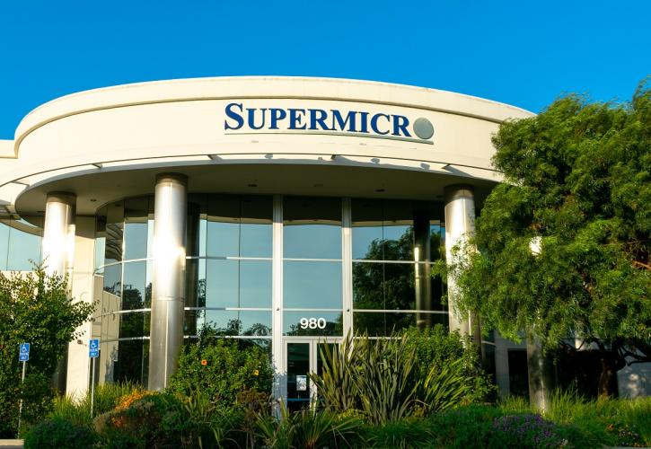 Super Micro: Σε «ελεύθερη πτώση» 30% η μετοχή μετά την παραίτηση της EY