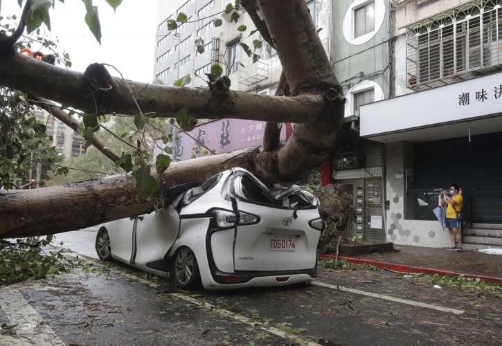 Ταϊβάν: Δυο νεκροί - Πάνω από 500 τραυματίες μετά το πέρασμα του τυφώνα Κονγκ-ρέι