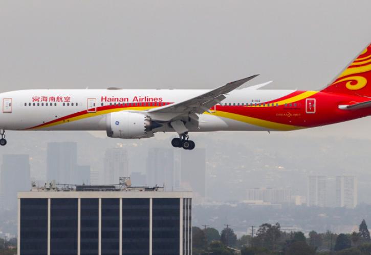 Ιταλία: Μπόινγκ 787 της Hainan Airlines επέστρεψε στο αεροδρόμιο Φιουμιτσίνο της Ρώμης αφού άρπαξε φωτιά ο ένας κινητήρας του