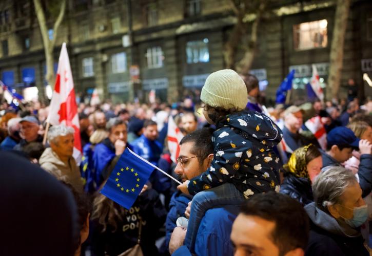 Επεισόδια στην Γεωργία μετά την απόφαση για 4ετή αναστολή διαδικασίας ένταξης στην ΕΕ