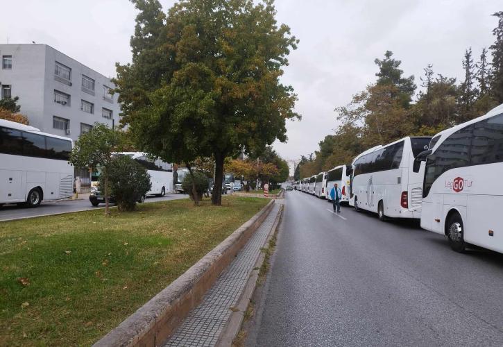 Θεσσαλονίκη: Χιλιάδες Τούρκοι επισκέπτες στο Τουρκικό Προξενείο για την επέτειο θανάτου του Κεμάλ Ατατούρκ