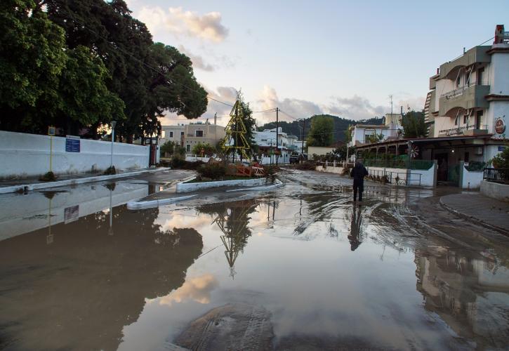 Νέο 112 στη Ρόδο για περιορισμό των μετακινήσεων λόγω βροχώπτωσης