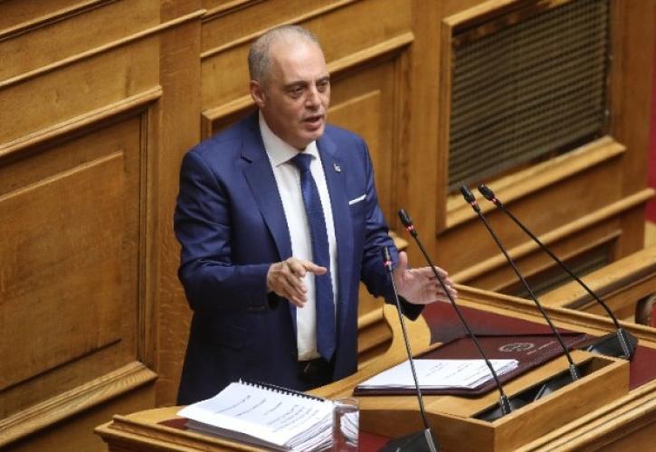 Βελόπουλος: Ο προϋπολογισμός προβλέπει αυξημένα έσοδα με έμμεση φορολογία από τον ΦΠΑ