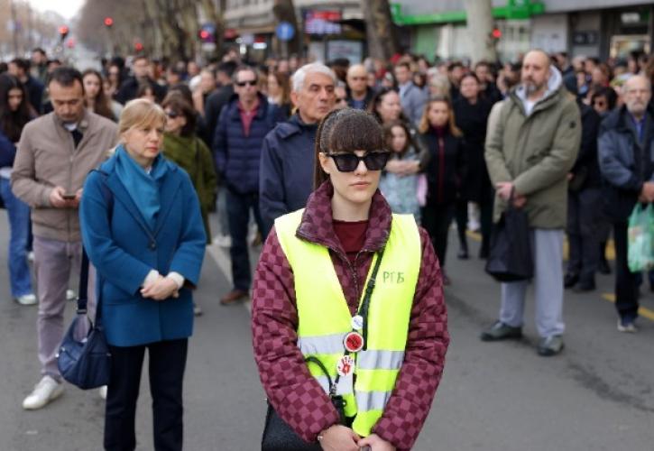 Σερβία: Πορεία 100 χιλιομέτρων προς το Νόβι Σαντ πραγματοποιούν φοιτητές του Βελιγραδίου