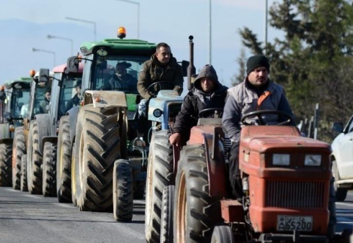 Συμβολικός αποκλεισμός από αγρότες της παλιάς εθνικής Θεσσαλονίκης - Έδεσσας