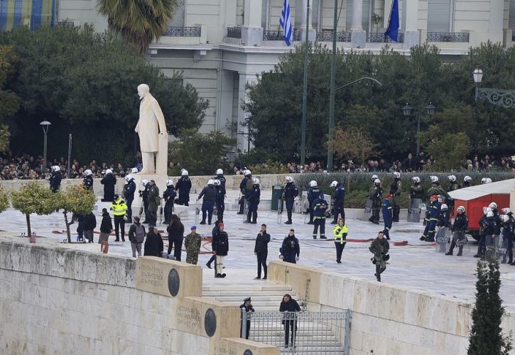 Συλλαλητήριο για τα Τέμπη - Αθήνα: 11 προσαγωγές και 3 συλλήψεις πριν την έναρξη του