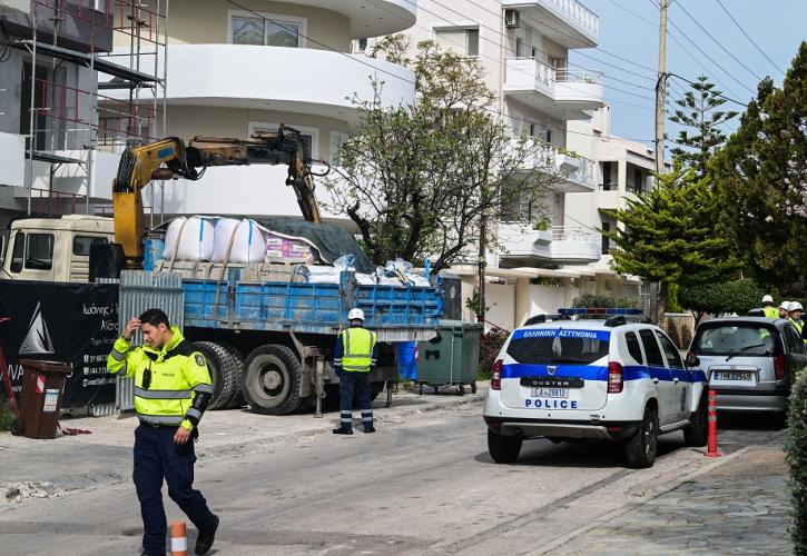 Συνελήφθησαν δύο εργολάβοι για το χθεσινό δυστύχημα στη Βούλα