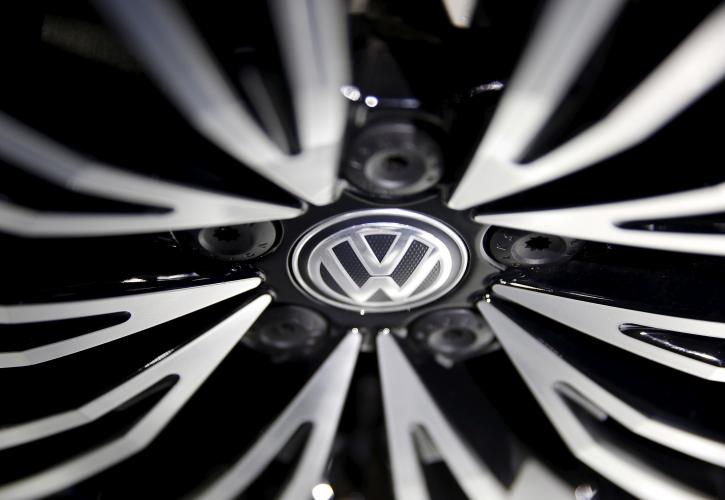 Σε χαμηλά δεκαετίας οι πωλήσεις της Volkswagen το 2021