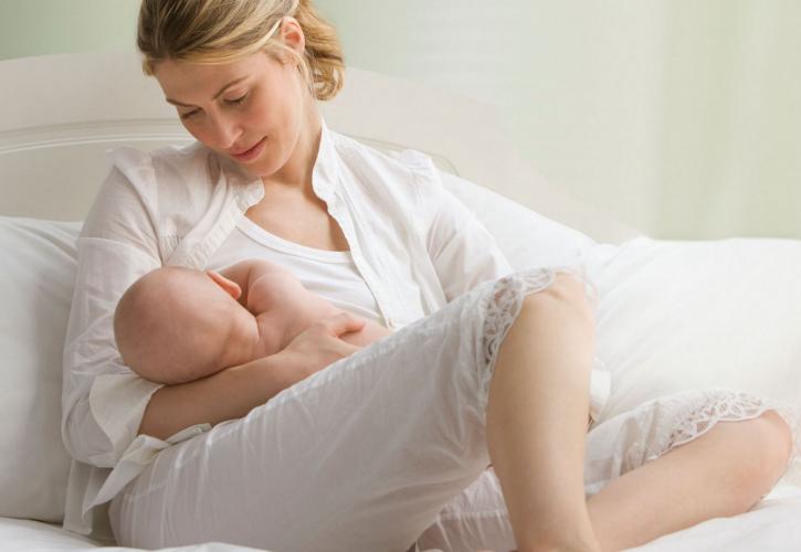 Ο μητρικός θηλασμός μειώνει το κόστος της υγειονομικής περίθαλψης