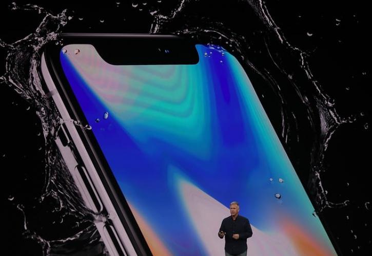 iPhone Χ και iPhone 8: Πότε φτάνουν και πόσο θα κοστίζουν στην Ελλάδα (pics & vid)