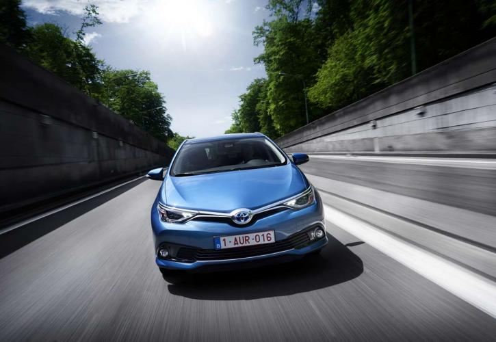 Toyota Auris: Υβριδική καινοτομία (pics & vid)