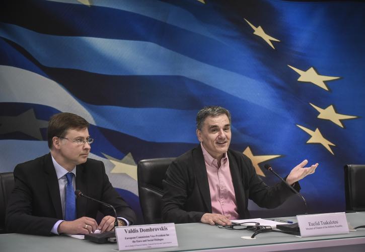 Ντομπρόβσκις: Ελάφρυνση χρέους εφόσον τηρούνται οι στόχοι