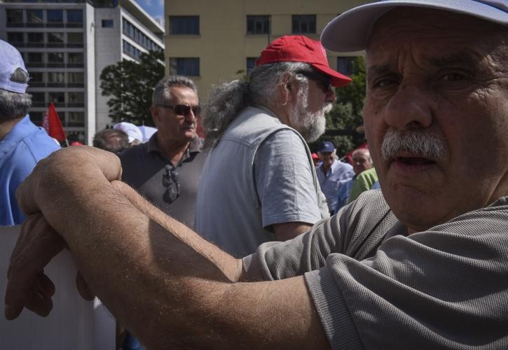 Λιτότητα παρά την «έξοδο» βλέπουν οι Έλληνες