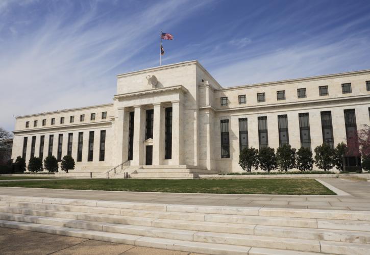 Μπούλαρντ (Fed): Πιθανό σενάριο μια νέα μείωση των επιτοκίων