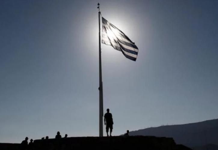 Bloomberg: Θέλει χρόνο η αναβάθμιση της Ελλάδας στην επενδυτική βαθμίδα