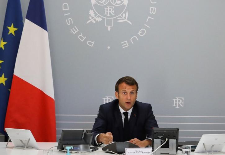 Μακρόν: Τα νέα μέτρα στο Παρίσι δεν είναι «καραντίνα»