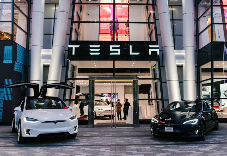 Πωλήσεις ρεκόρ για τα ηλεκτρικά οχήματα στις ΗΠΑ - Μειώνεται το μερίδιο της Tesla