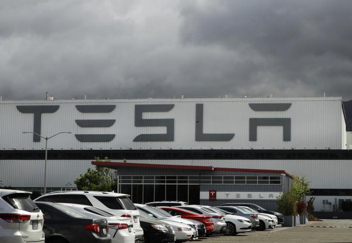 Tesla: Αυξημένες 16% οι παραδόσεις οχημάτων από την Κίνα τον Μάρτιο