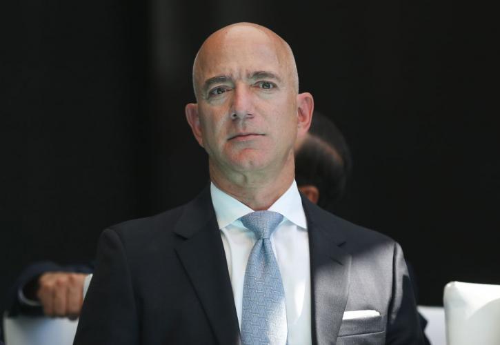 Αποχωρεί από το «τιμόνι» της Amazon o Jeff Bezos