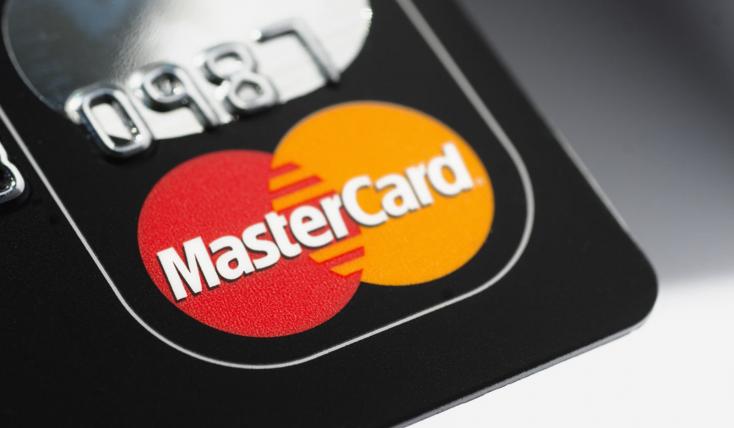 Mastercard: Καταργεί ως το 2030 τη χειροκίνητη εισαγωγή του 16ψήφιου αριθμού για online αγορές