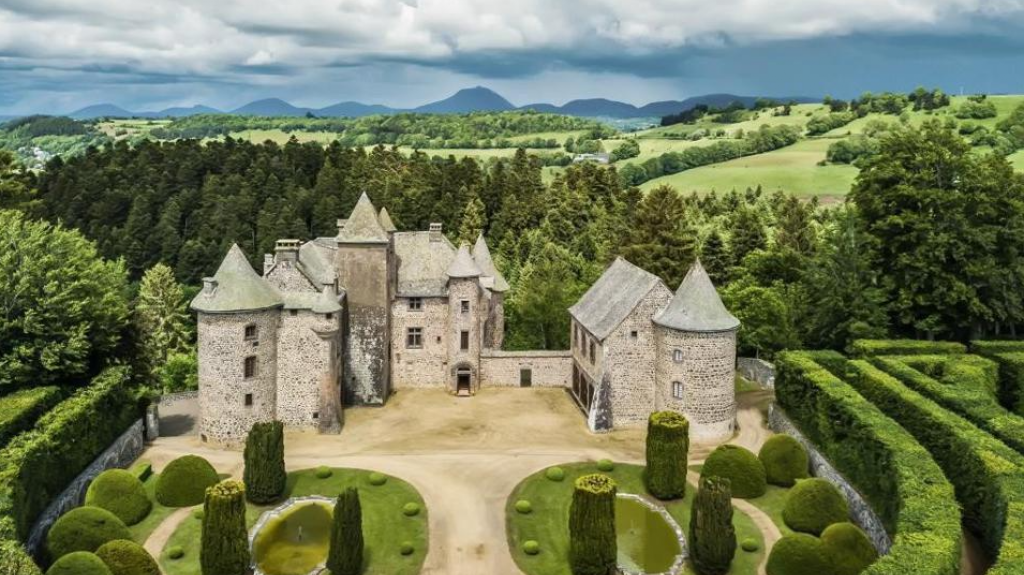 Spend It: Ένα διάσημο γαλλικό κάστρο αναζητά νέο ιδιοκτήτη μετά από 400 χρόνια