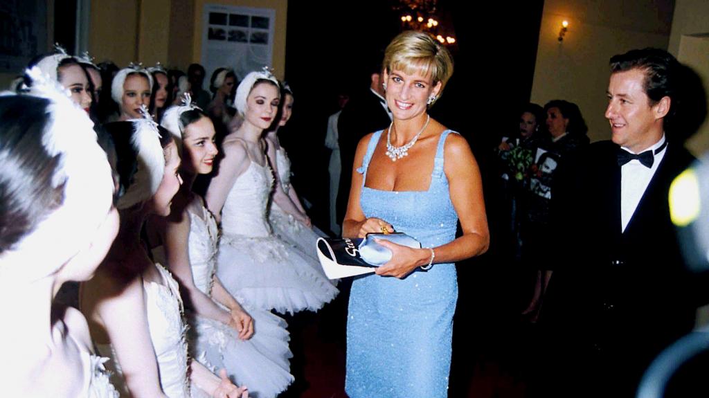 Πριγκίπισσα Νταϊάνα: Σε δημοπρασία το διάσημο σετ κοσμημάτων που φόρεσε λίγο πριν το θάνατό της