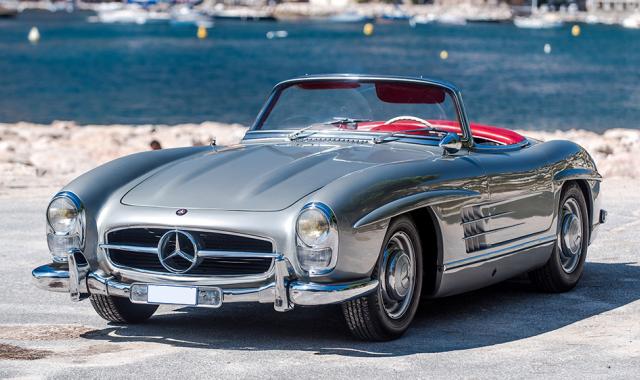 Μία από τις 618 Mercedes-Benz 300 SL Roadster του 1957 «βγαίνει στο σφυρί»