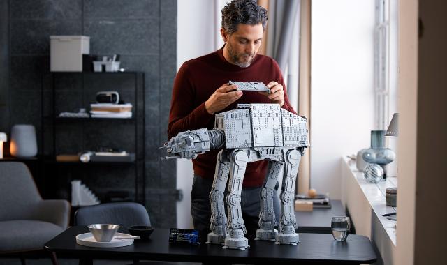 Το νέο σετ AT-AT Star Wars της Lego είναι τόσο μεγάλο όσο ένας σκύλος