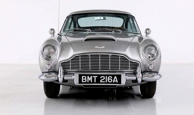 Ποιος θέλει μια Aston Martin DB5 του Τζέιμς Μποντ με όλα τα gadget;