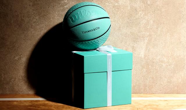 Tiffany & Co. και Cleveland Cavaliers παίζουν με μια μπάλα μπάσκετ 575 δολαρίων