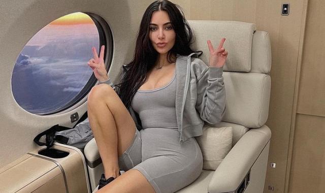 Kim Air: Μετά τo Instagram, η Kardashian κατακτά και τους ουρανούς