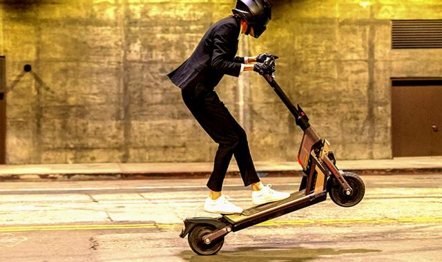 Τα νέα ηλεκτρικά πατίνια της Segway είναι τα superbikes των e-scooters