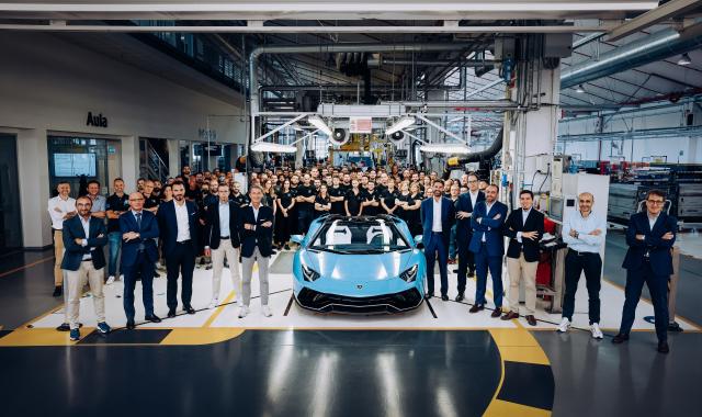 Η Lamborghini αποχαιρετά την Aventador για δεύτερη φορά