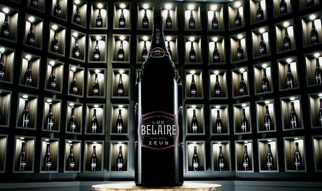 Το μεγαλύτερο μπουκάλι αφρώδους οίνου στον κόσμο χωράει 45 λίτρα απόλαυσης