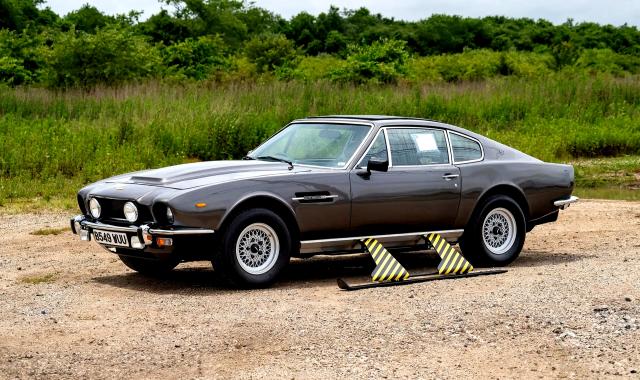 Η Aston Martin V8 του Τζέιμς Μποντ από το «Living Daylights» ψάχνει νέο 007