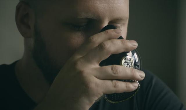 Ο νέος τρόπος για να πίνετε ουίσκι: Ένα ποτήρι σε σχήμα μάσκας