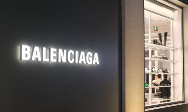 Το comeback της Balenciaga, με... μία τσάντα την φορά